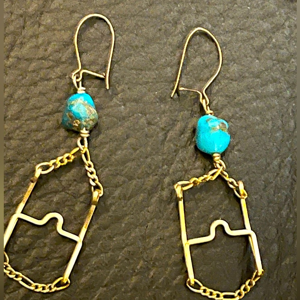 TURQUOISE GOLD CHAIN DANGLE vintage earrings
